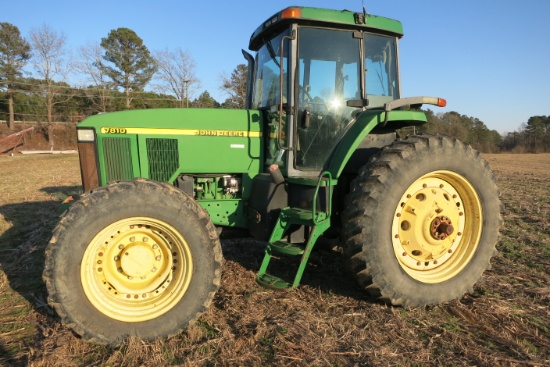 JD 7810 MFWD, CAB, DSL, POWERQUAD TRANS, 3 REMOTES, 10,696 HRS, SN:53172 (TRACTOR RUNS, BUT DOES NOT