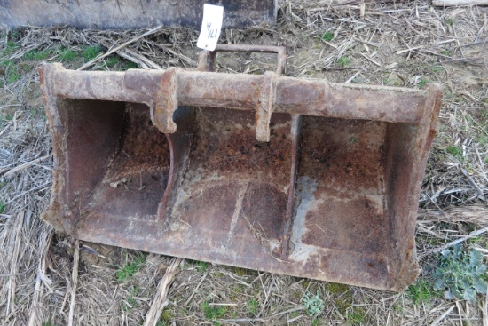 40" CLEAN OUT BUCKET