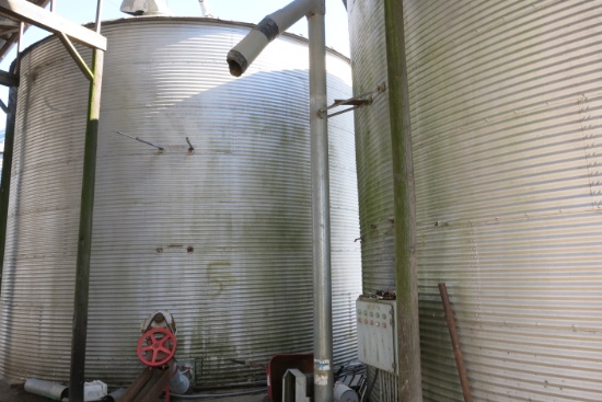 HUTCHINSON 8", 16' UPRIGHT UNLOADING AUGER (3-PHASE)