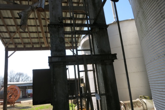 LONG 75' GRAIN ELEVATOR, BELT DRIVE W/ BUCKETS, 8 SPOUT W/ APPROX 25' & 30' BIN CROSSOVER AUGER 3 PH