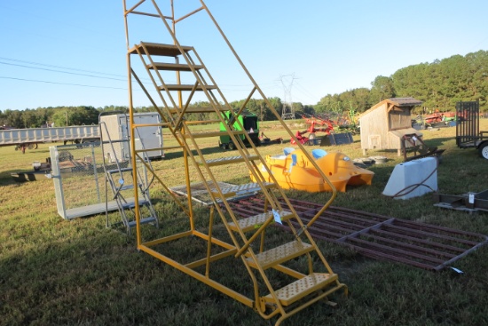 11' ROLLING LADDER