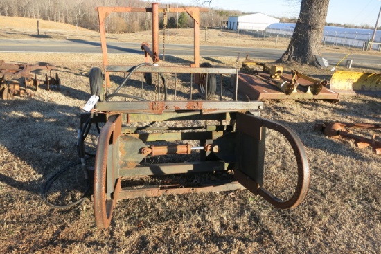 SKID STEER MOUNT BALE SQUEEZE