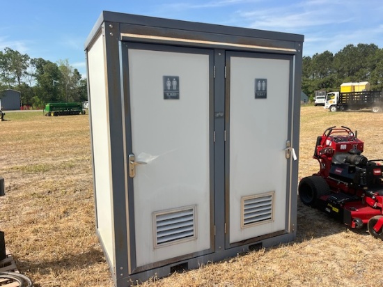 DOUBLE OUTDOOR RESTROOM