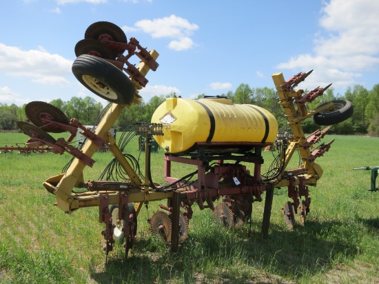 KBH 8-ROW NITROGEN APPLICATOR, 3PT, 300 GAL, VERTICAL FOLD, JOHN BLUE PUMP, 46" ROW