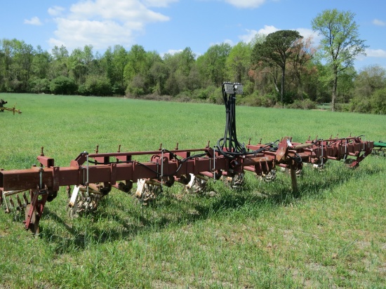 8-ROW 38" ROLLING CULTIVATOR, VERTICAL FOLD