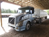 2008 VOLVO ROAD TRACTOR, DAY CAB, VOLVO DSL ENGINE, 10 SPD TRANS, WET LINE, 346K MILES, NEW TIRES