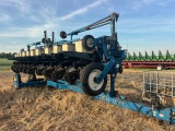 KINZE 2600 23/12 15/30” PLANTER, ROTATOR TABLE, NO TILL, CORN & BEAN METERS, SPARE PARTS, MONITOR