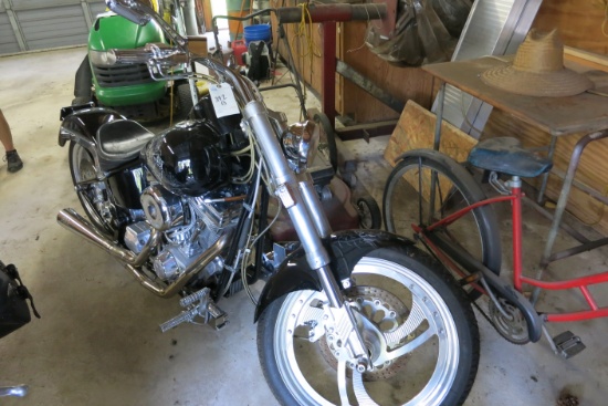 1999 Geeko Titan Motorcycle, 6014 Miles (Garage Kept) Sn:5tmad1230xc000474 (Needs Carburetor Work)