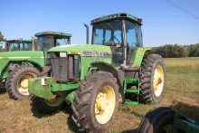 JD 7810 MFWD, CAB, DSL, POWERSHIFT TRANS, 3 SETS REMOTES, +20,000 HRS, SN:3930 (TRACTOR RUNS BUT DOE