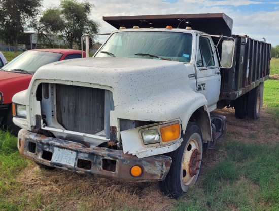 1997 Ford F700 Utility Bed Truck