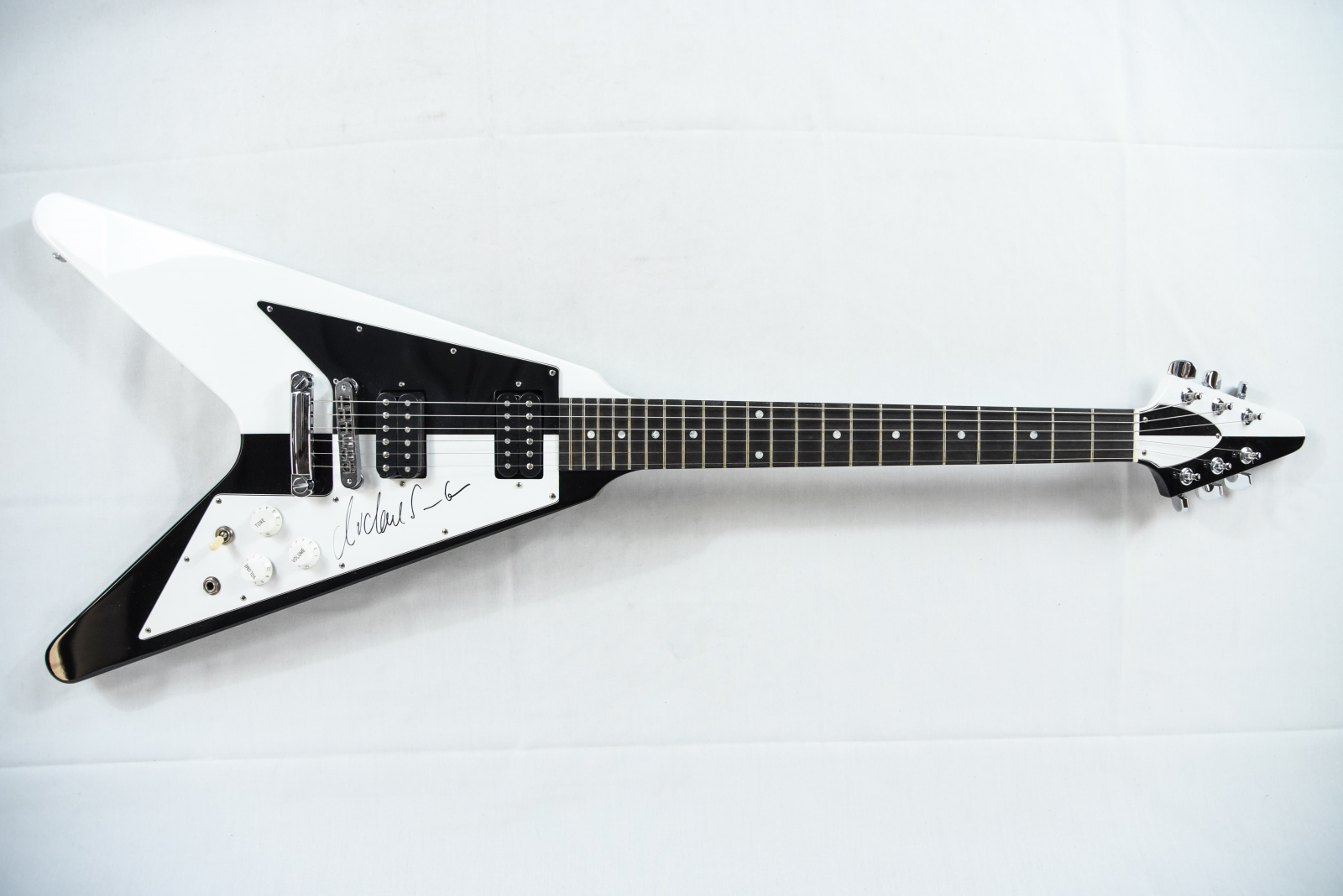 Michael Schenker Signed Gibson Flying V Guitar | Proxibid