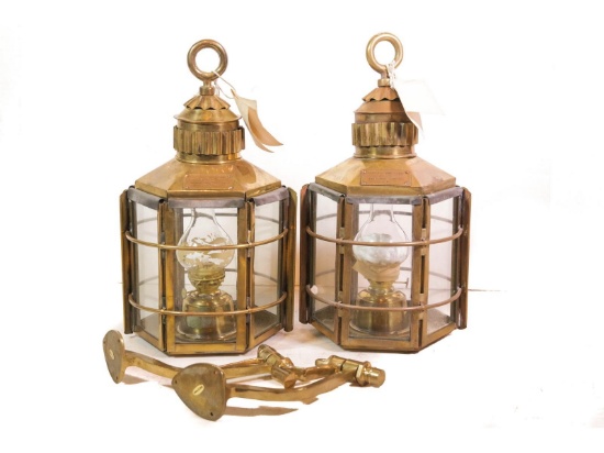 2 Brass Wall Mount Lights