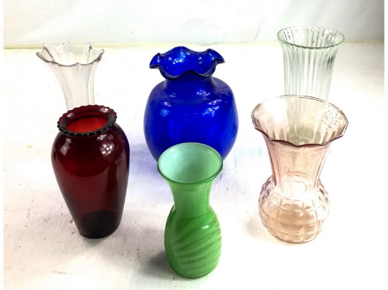 Lot of Vintage Collectable, Collectors Glass Vases