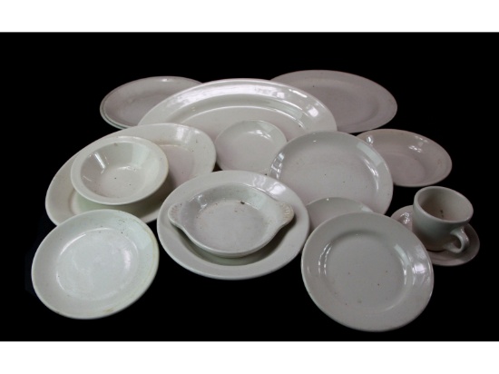 15 Various Pieces Dinnerware / China / Ceramics