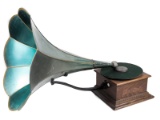 Aretino Horn Phonograph