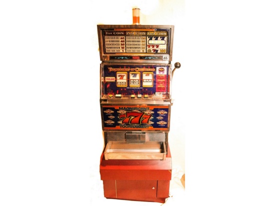 Universal 3 Reel Coin Op Slot Machine