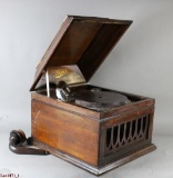 Davis Phonograph Co. Walnut Phonograph