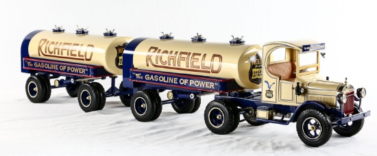Richfield AB Mack Double Pup Tanker Set Model