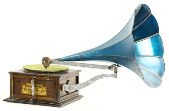 Englewood Disc Musicalphone w/Metal Horn