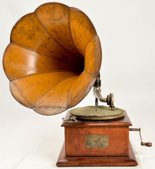 Victor O Disc Phonograph w/Metal Horn