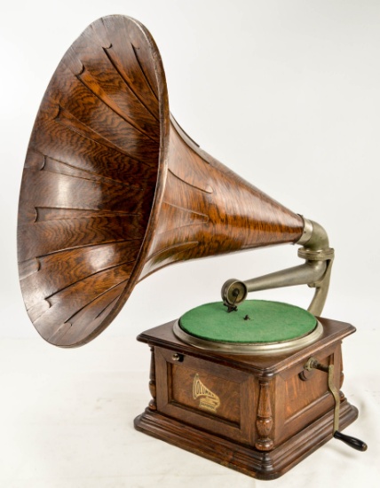 Columbia BI Sterling Disc Phonograph w/Oak Horn