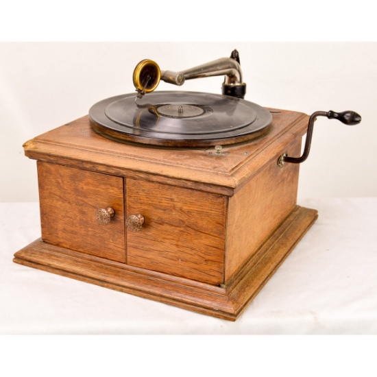 Victrola VI Tabletop Disc Phonograph