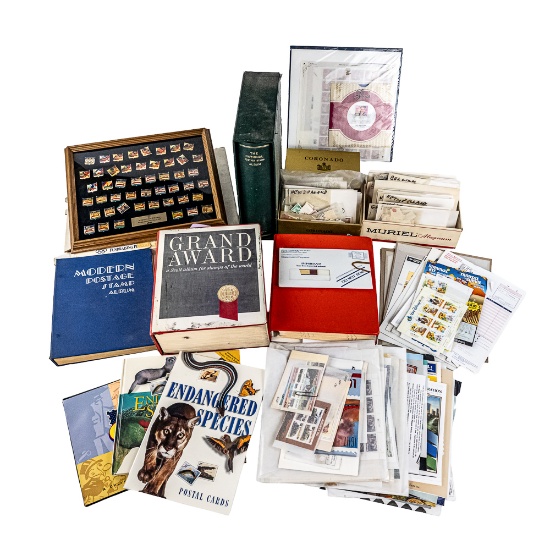 Large Collection of Early US & Foreign Stamps ++