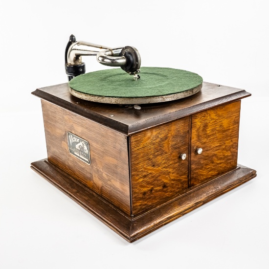 Victor Victrola IV Table Model Disc Phonograph