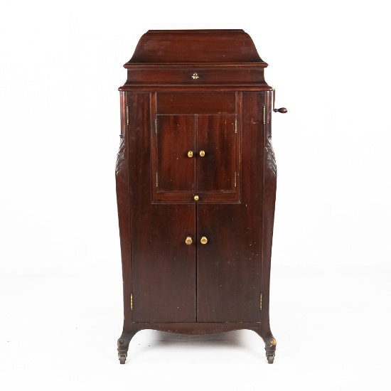 Victor Victrola "L" Door XVI Mahogany Phono