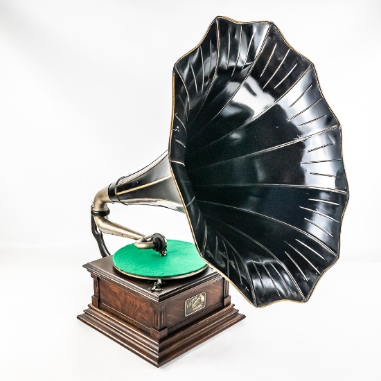 Victor Monarch Rear Mount Disc Horn Phonograph