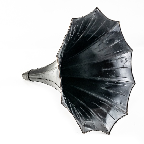 Small size Victor Phonograph MG Horn