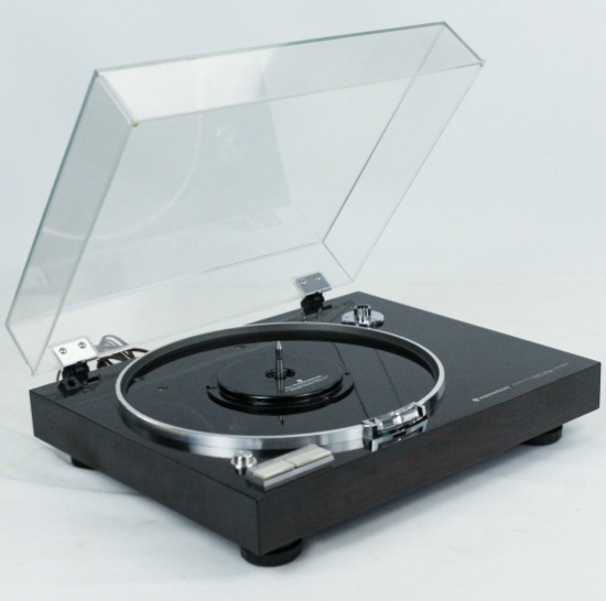 Kenwood KD 750 Quartz PLL Direct Drive Turntable