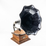 Victor I Second Style Disc Horn Phonograph