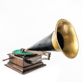 Victor P Disc Horn Phonograph