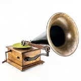 Victor P-2 Disc Horn Phonograph