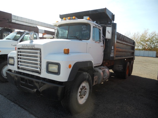 1992 Mack RD 688 Tandem Axle Dump Truck