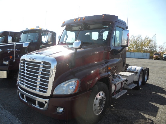 2009 Freightliner Cascadia Tandem Axle Day Cab