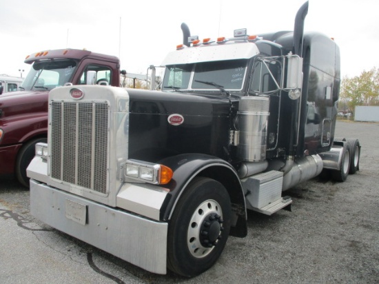 2002 Peterbilt Tandem Axle Sleeper Cab