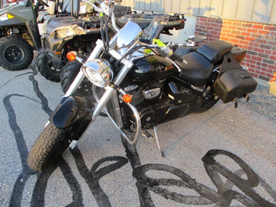 2006 Suzuki M50 Motorcycle