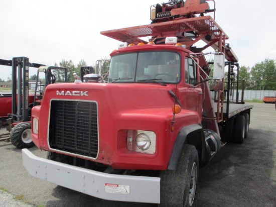 1999 Mack RB690S Crane Truck