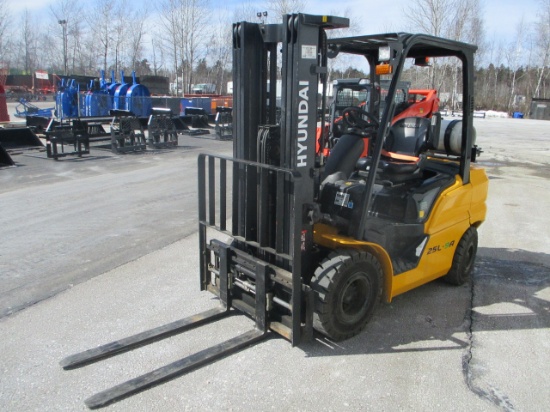 2023 Hyundai 25L-9A Forklift