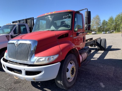 2009 International Durastar 4300 Cab and Chasis