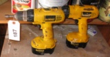 DEWALT SCREW DRIVERS ONE WITH BATTERY 2 IN LOT