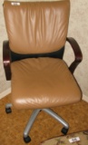 SECRETARIAL CHAIR (DAMAGE ARM)