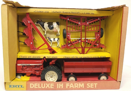 IH Deluxe Farmset