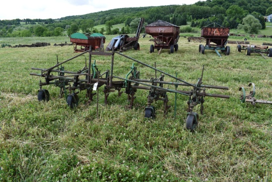 JD 4-row mounted cultivator