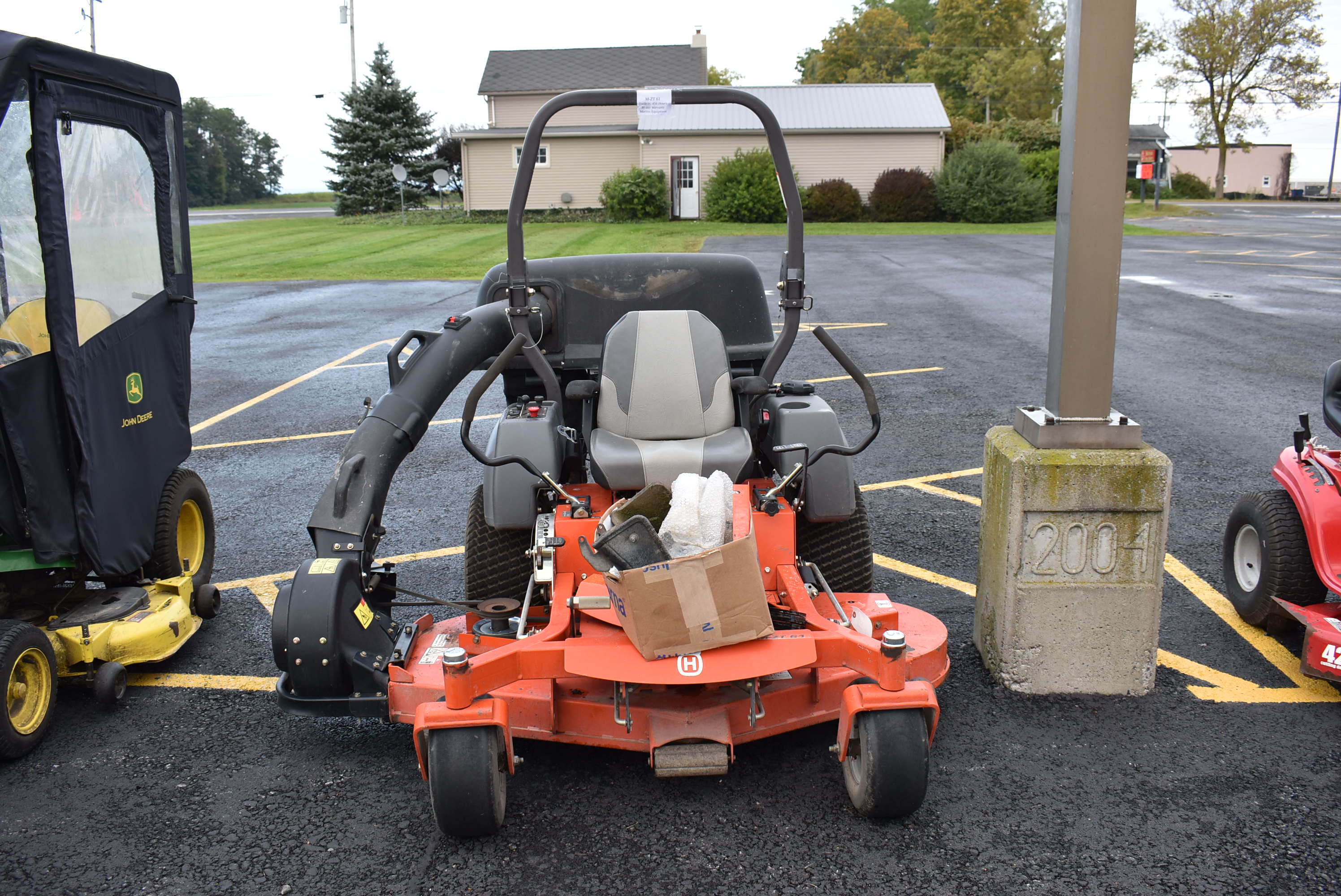 Husqvarna M ZT 61 Zero Turn w Bagger Proxibid