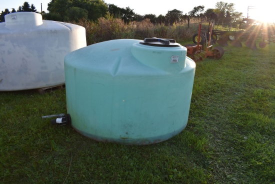 550 gal Poly Tank w/Lid, Green