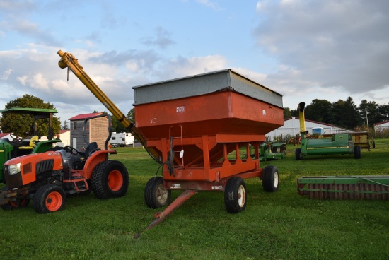 Ficklind 300 Gravity Wagon w/Auger on Kewanee No. 47 Gear