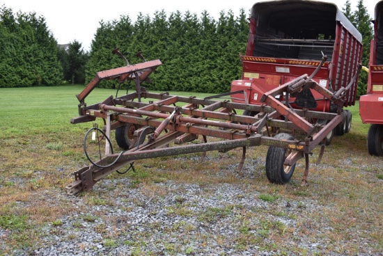 IH Chisel Plow